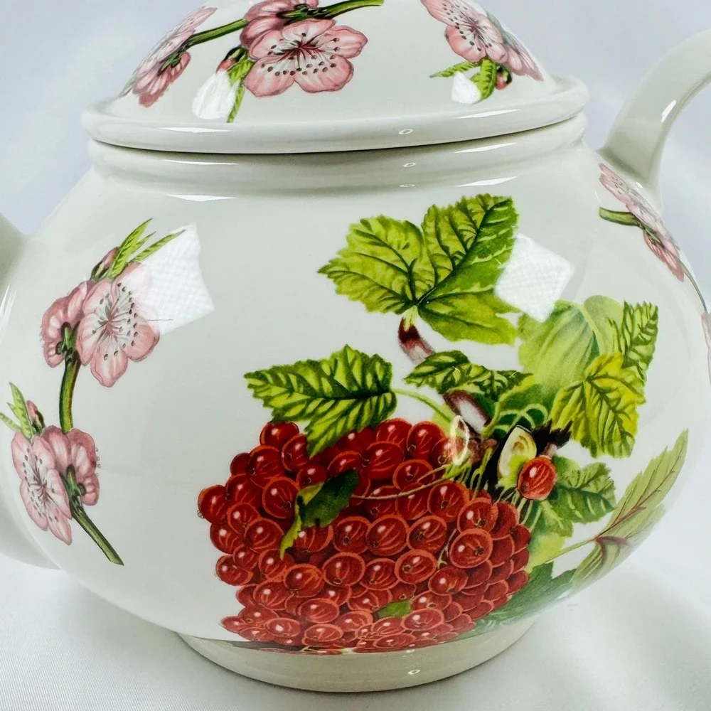 Portmeirion Pomona The Red Currant Teapot Susan Williams-Ellis Made in Britain